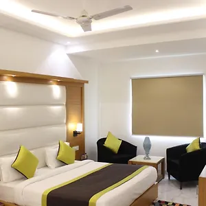 Aero Star Near Delhi Airport Нью-Дели